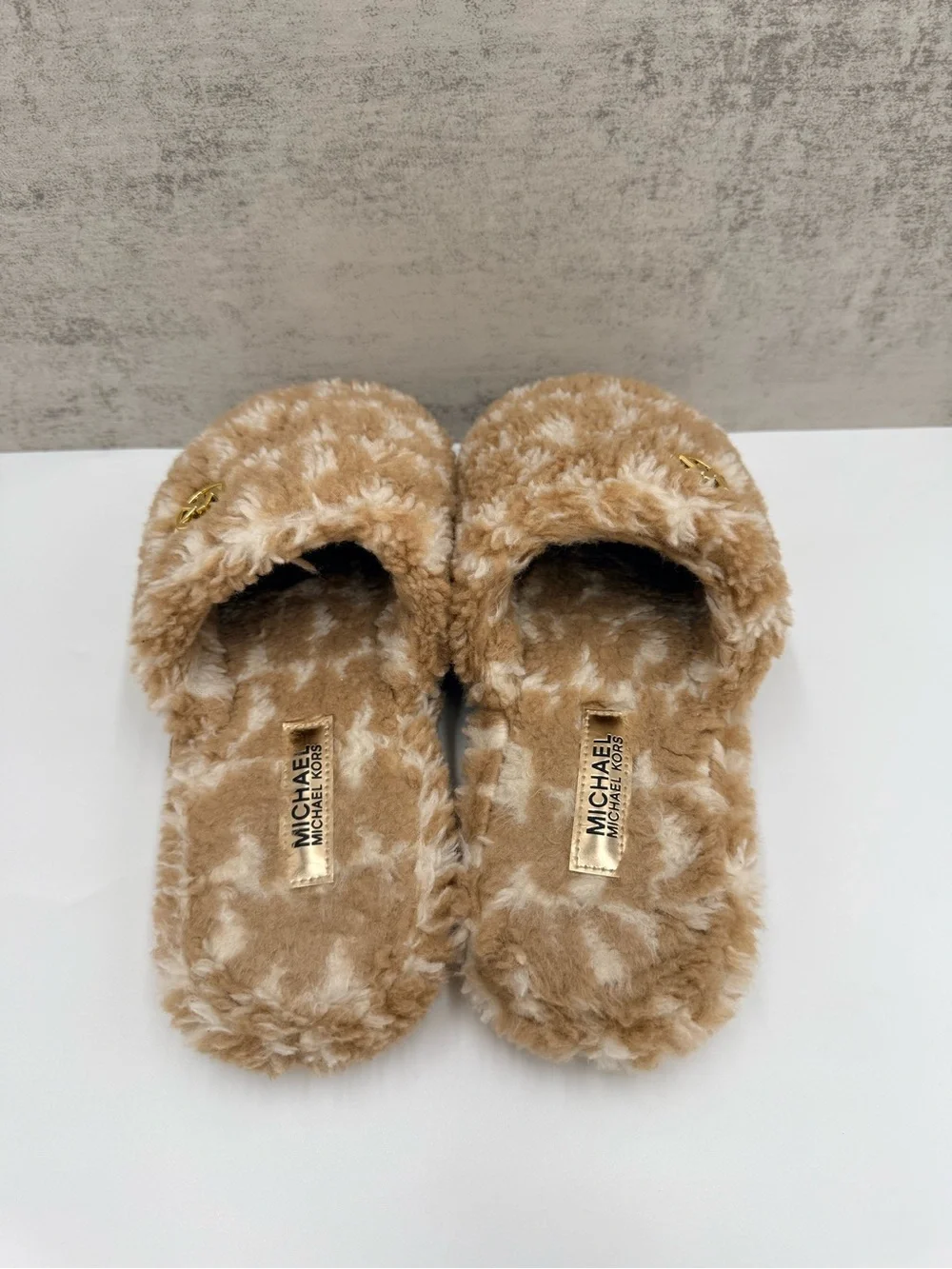 Michael Kors Fuzzy Plush Slippers Tan Cream Size 7